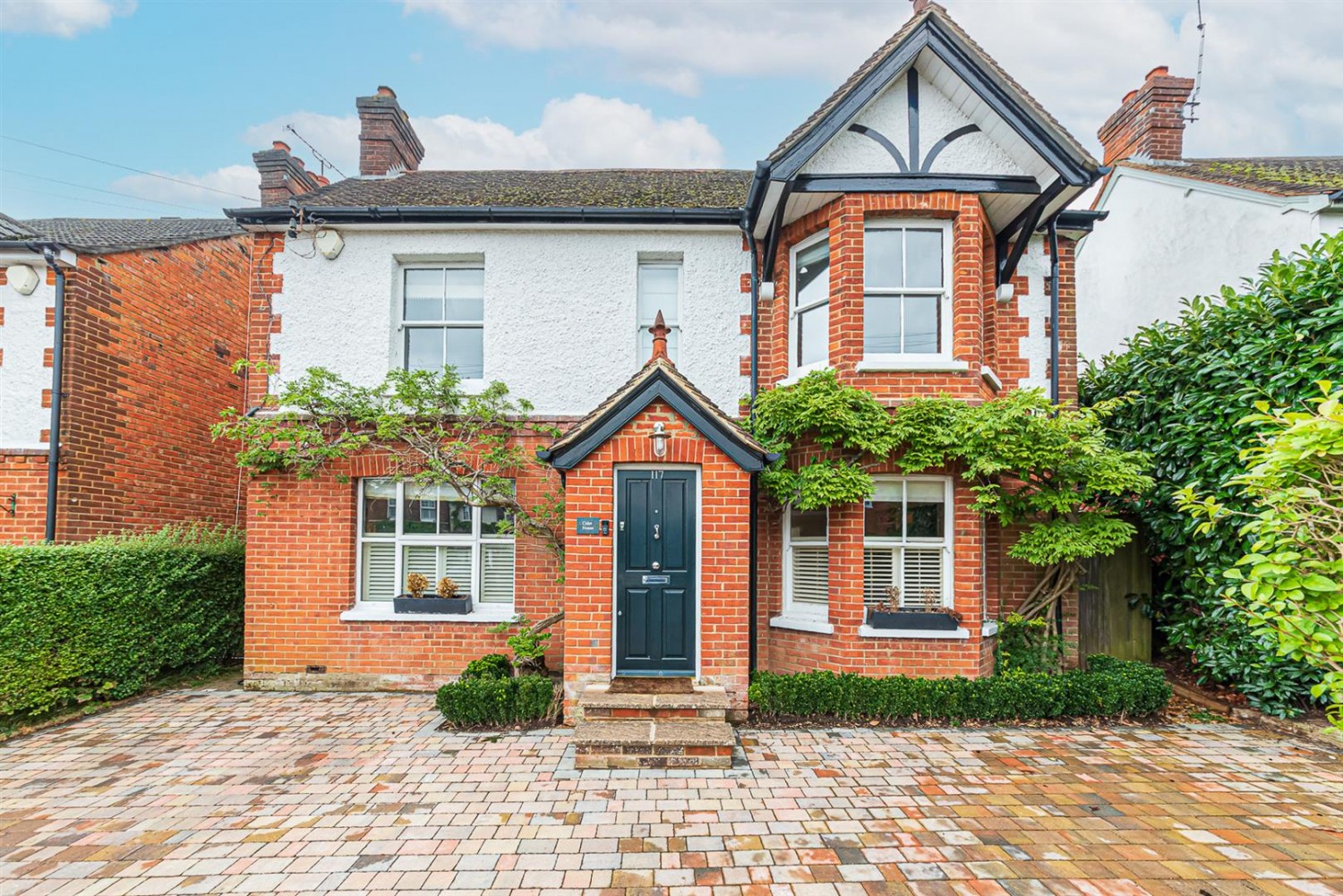 Weydon Hill Road, Farnham