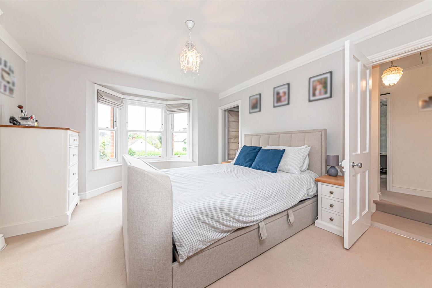 Weydon Hill Road, Farnham