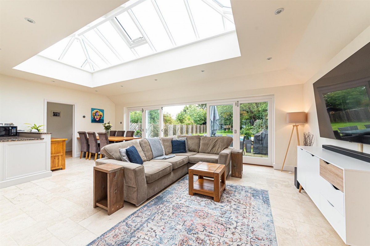 Weydon Hill Road, Farnham