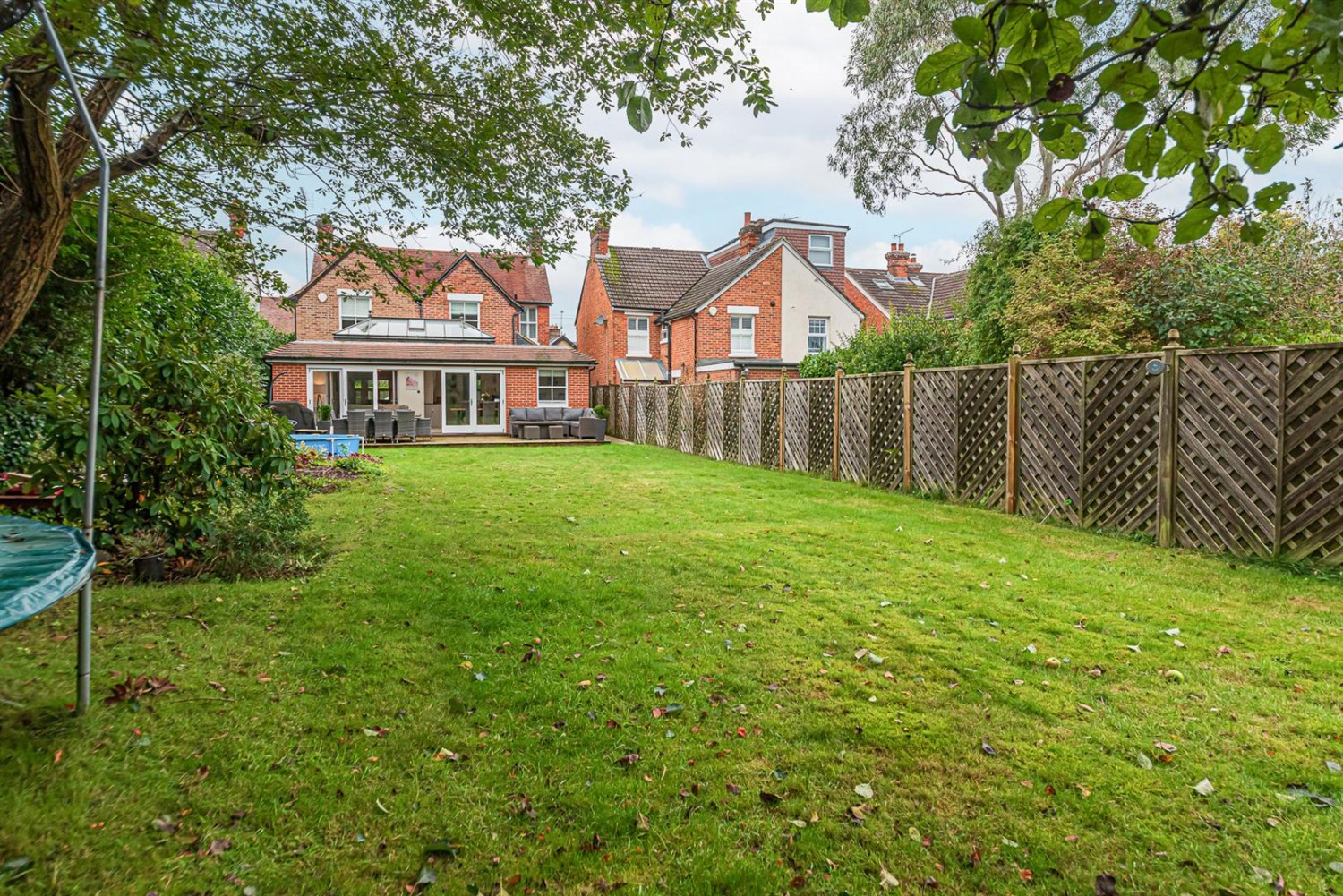 Weydon Hill Road, Farnham
