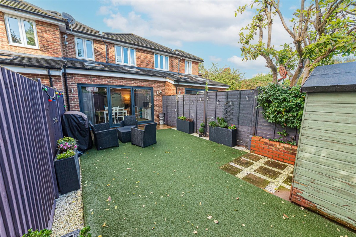 Whites Road, Farnborough
