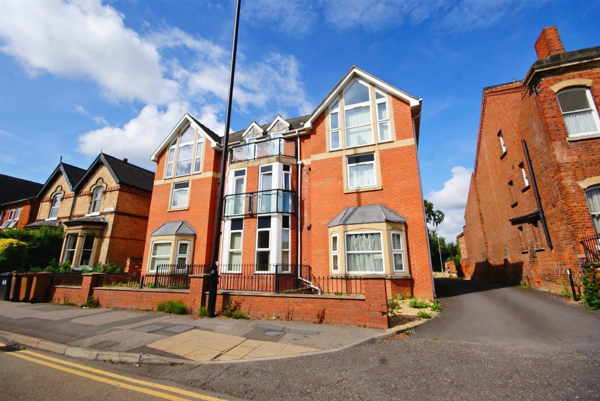 1 bedroom Flat to rent in Priory House, St Catherines Martin & Co