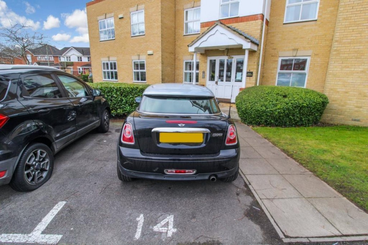 Cody Close, Ash Vale