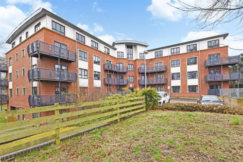 Lynx Court, Wallis Square, Farnborough