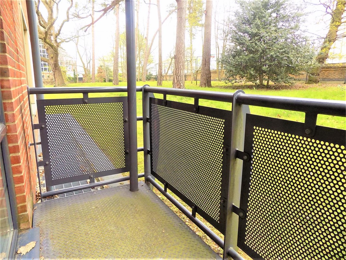 Lynx Court, Wallis Square, Farnborough