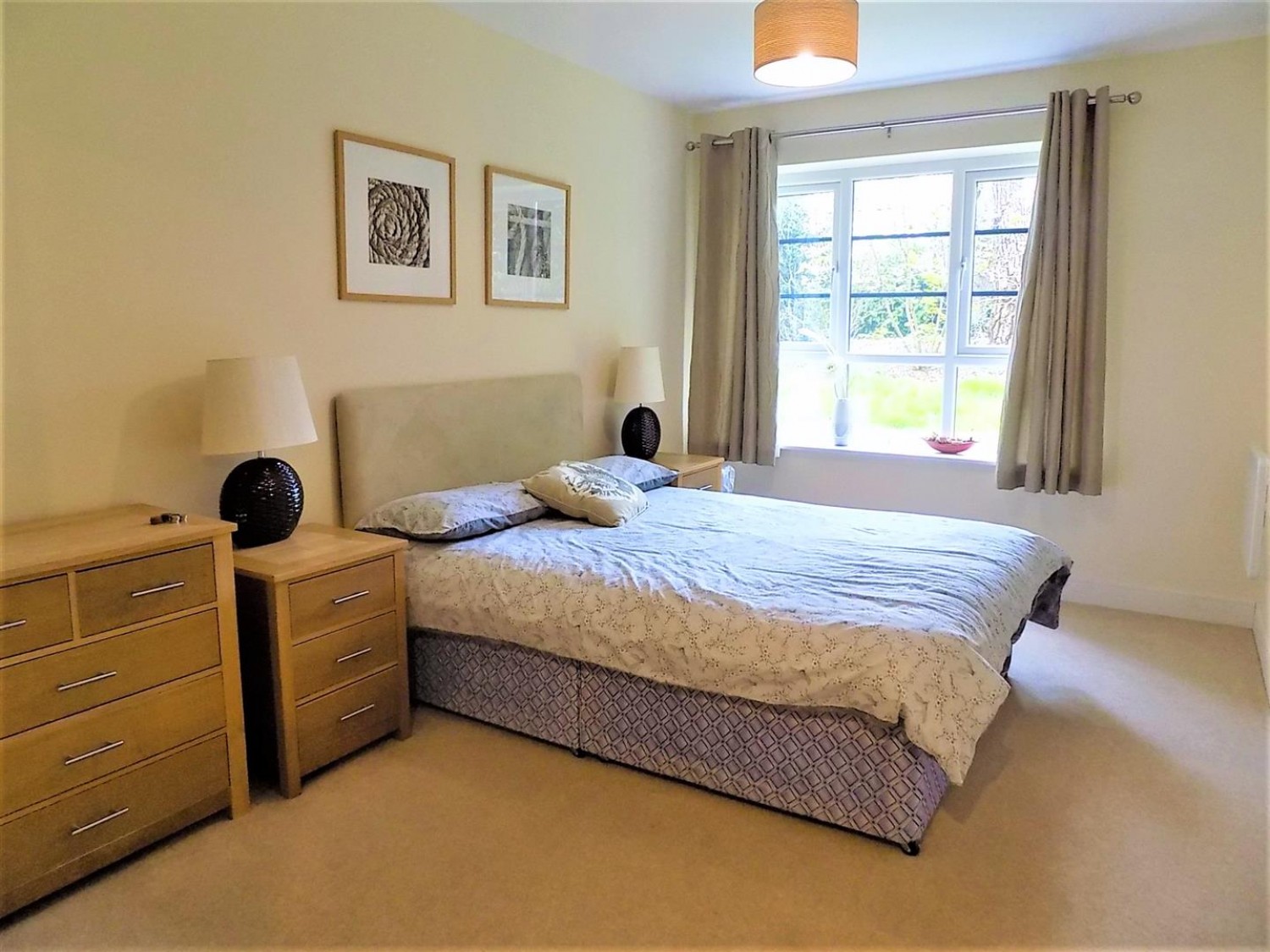 2 bedroom Flat for Letting Lynx Court, Wallis Square, Farnborough