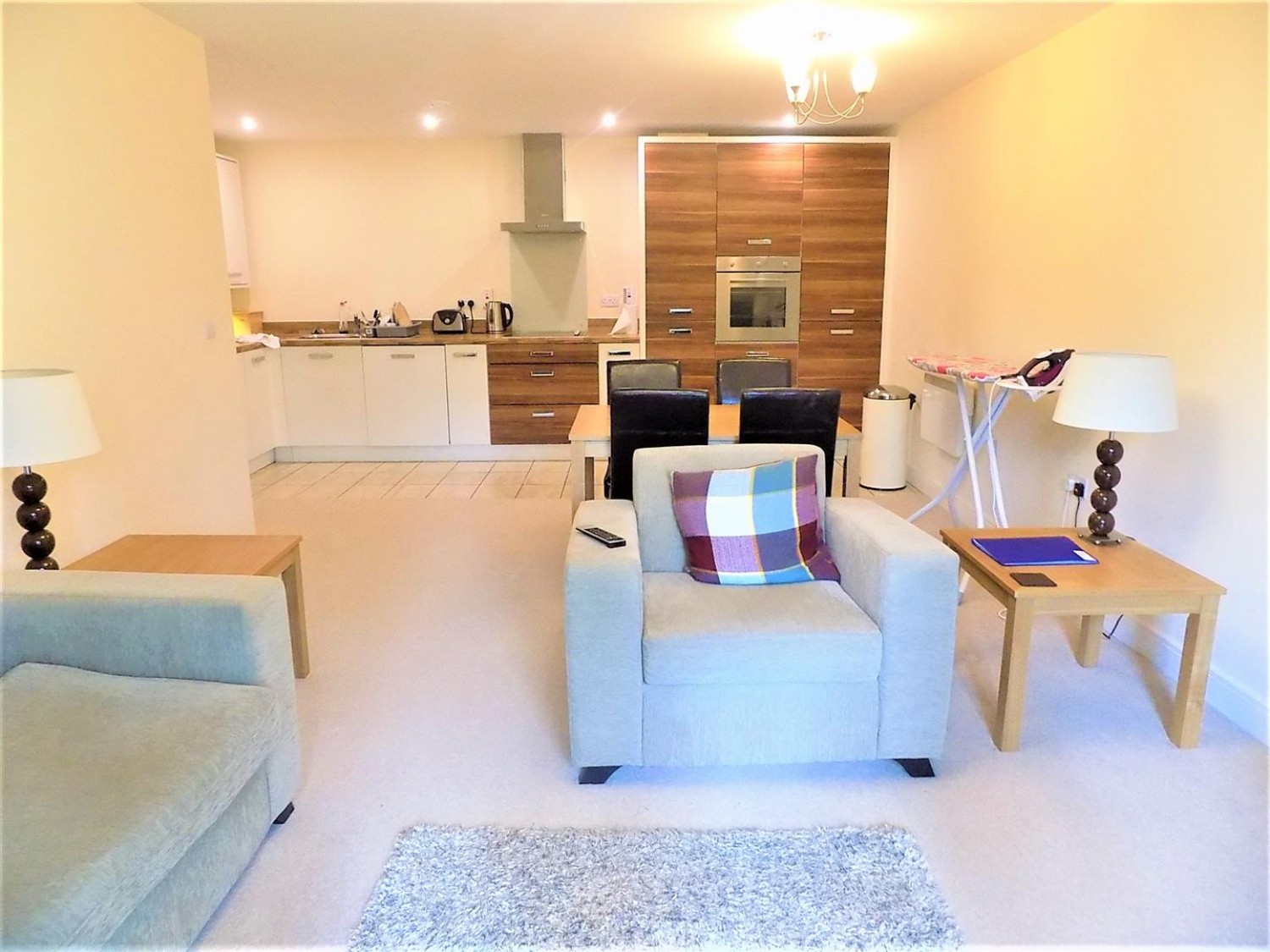 2 bedroom Flat for Letting Lynx Court, Wallis Square, Farnborough