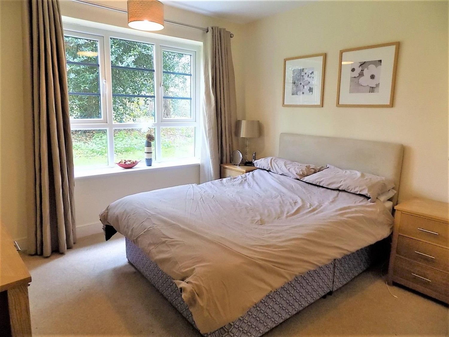 2 bedroom Flat for Letting Lynx Court, Wallis Square, Farnborough