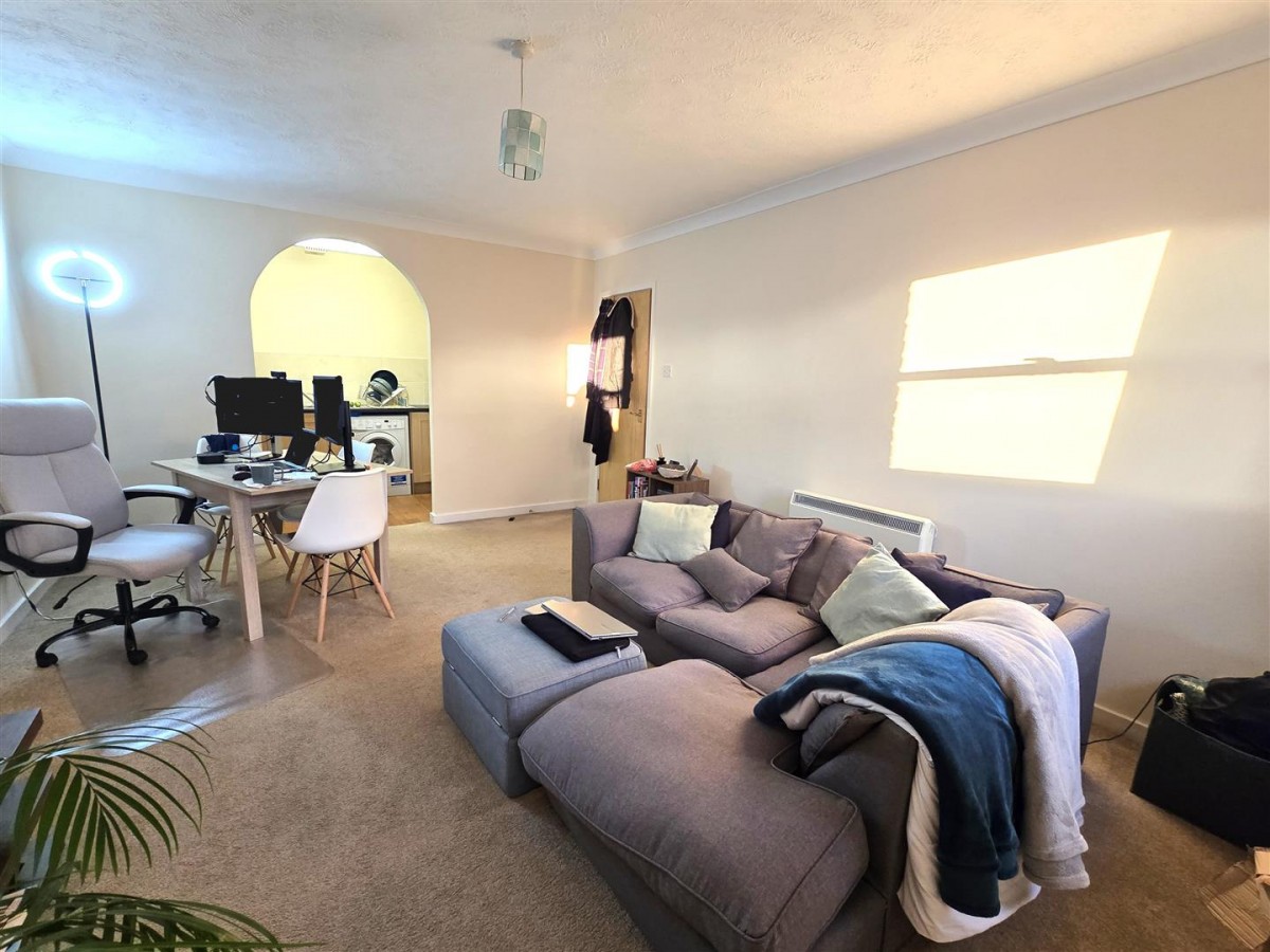 Stratfield House, Birchett Road