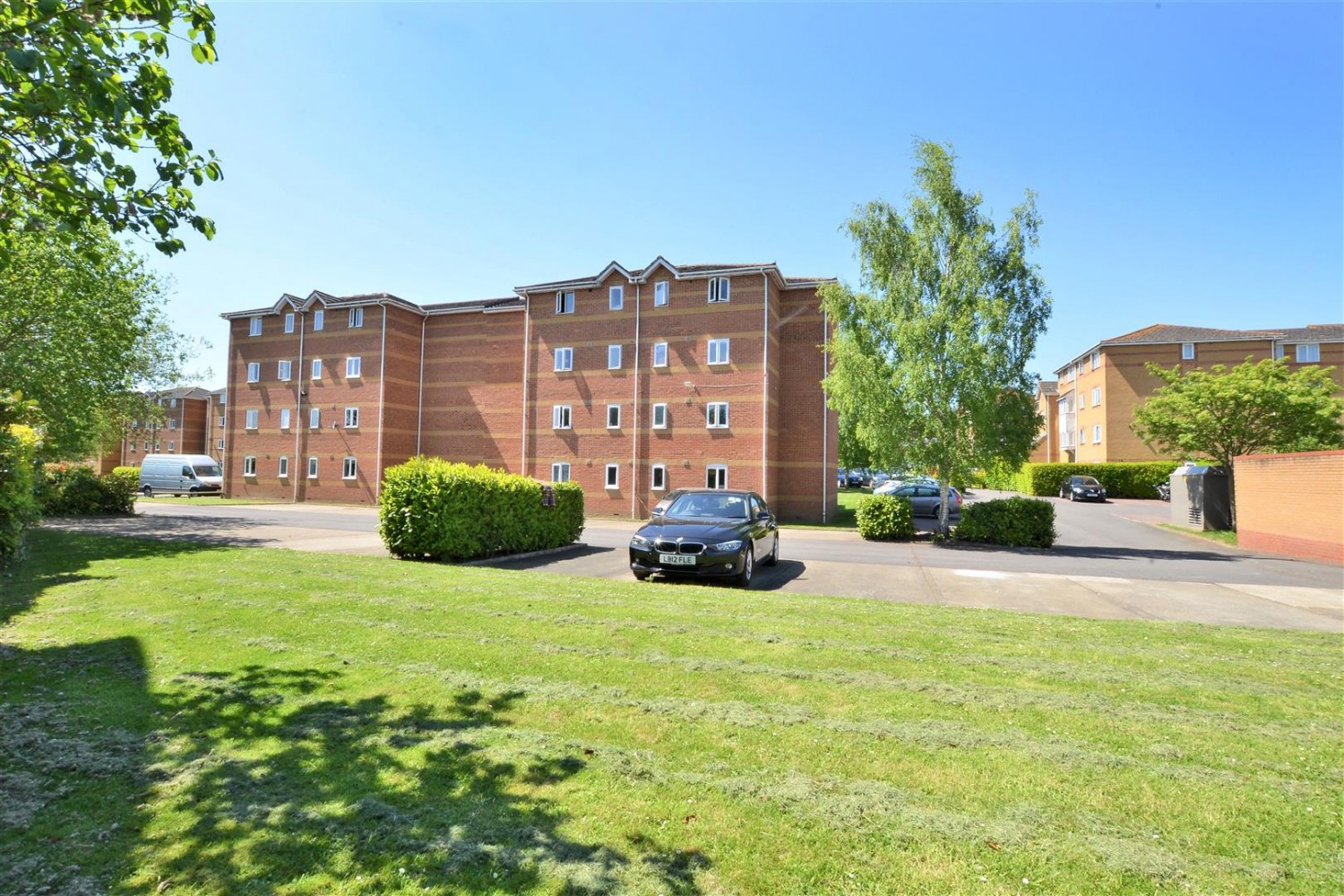 2 bedroom Flat for Letting Ascot Court, Aldershot