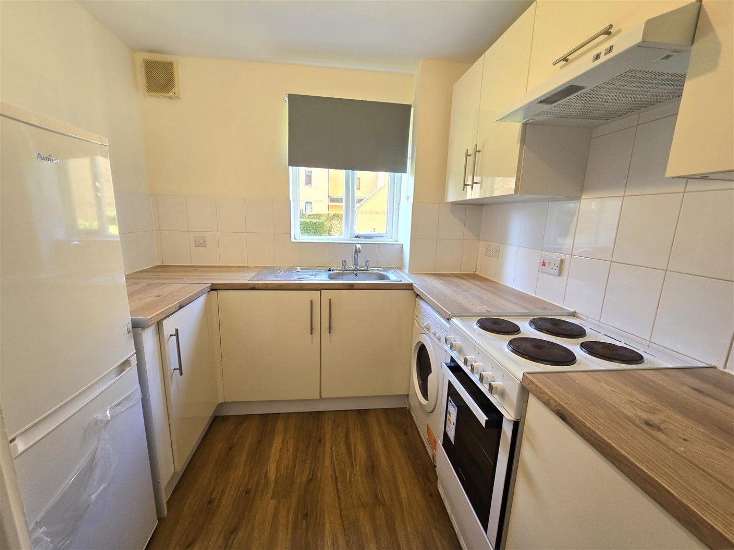 2 bedroom Flat for Letting Ascot Court, Aldershot