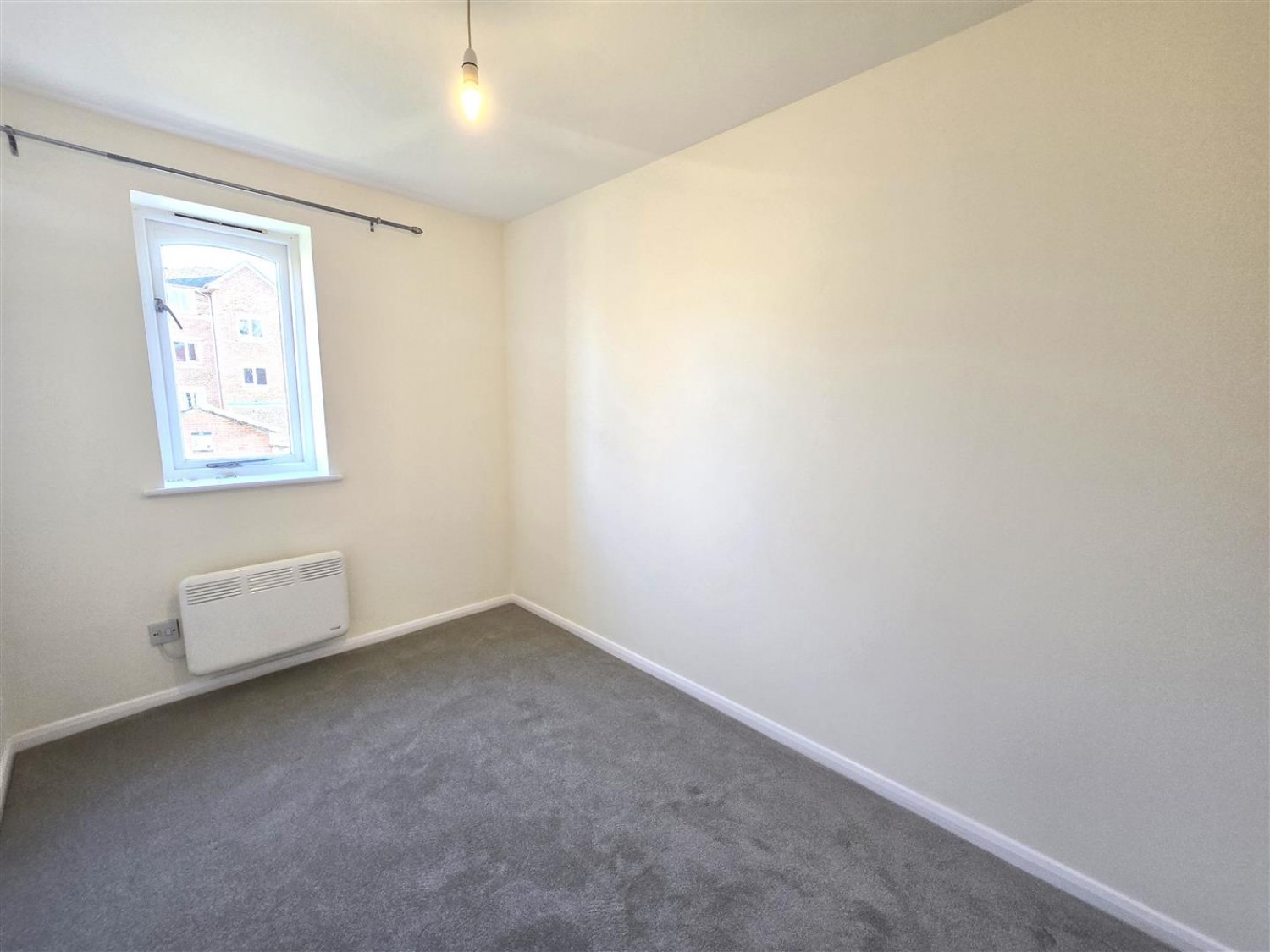 2 bedroom Flat for Letting Ascot Court, Aldershot
