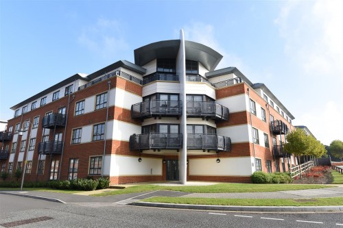 Lincoln Court, Wallis Square, Farnborough