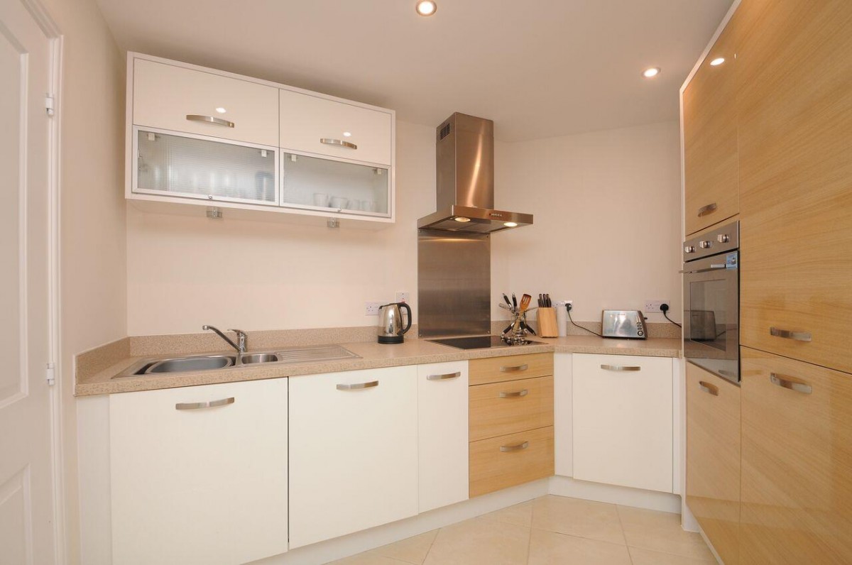 Lincoln Court, Wallis Square, Farnborough
