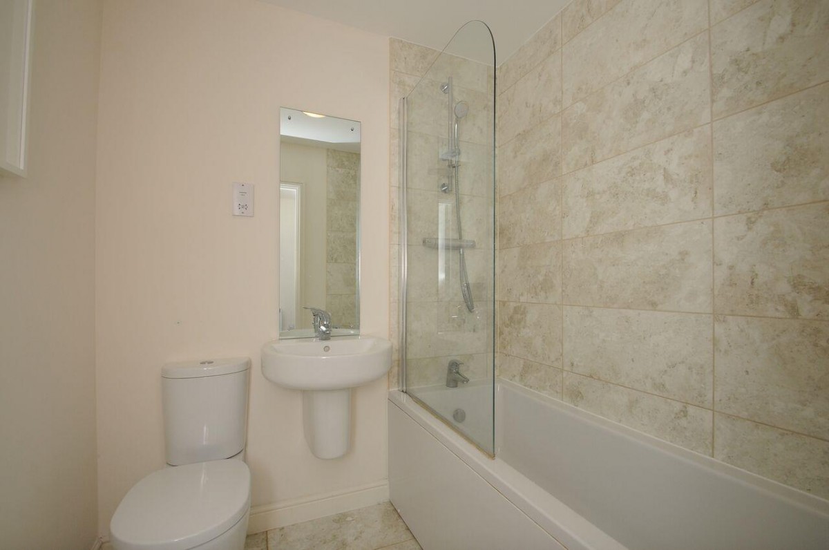 Lincoln Court, Wallis Square, Farnborough