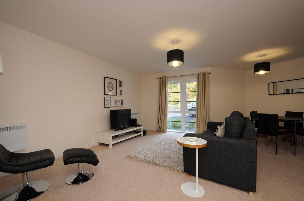 Lincoln Court, Wallis Square, Farnborough