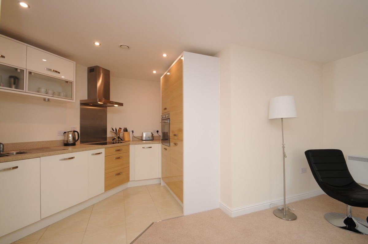 Lincoln Court, Wallis Square, Farnborough