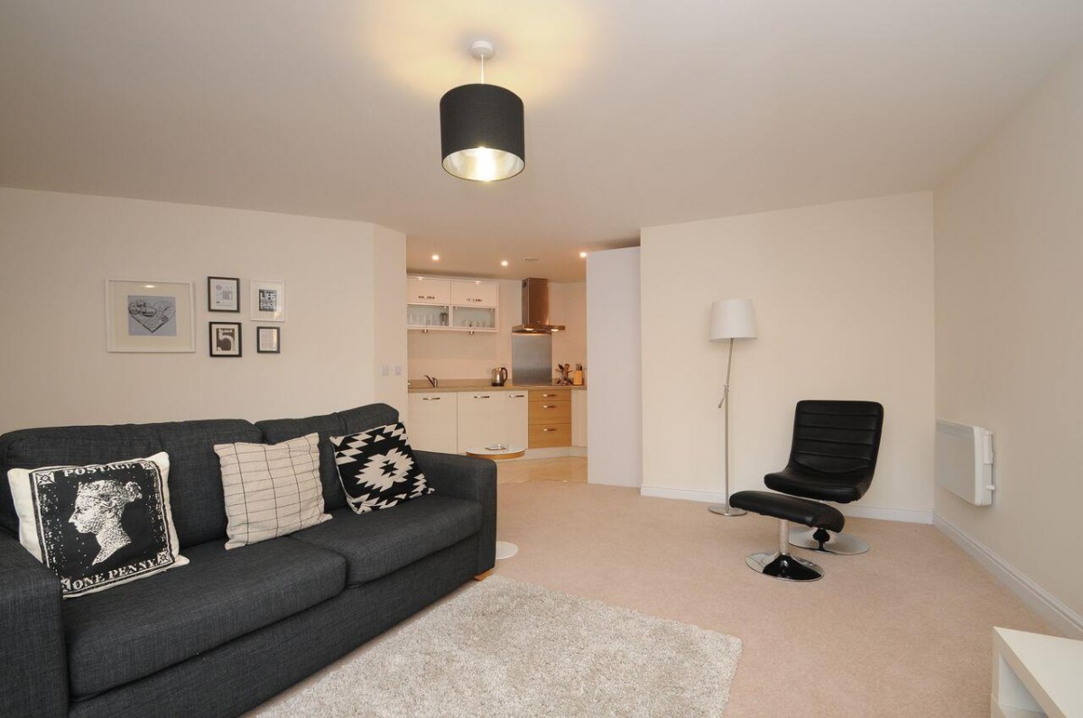 Lincoln Court, Wallis Square, Farnborough