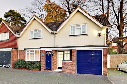 Belmont Mews, Camberley