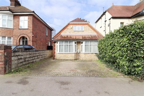 First Avenue, Gillingham
