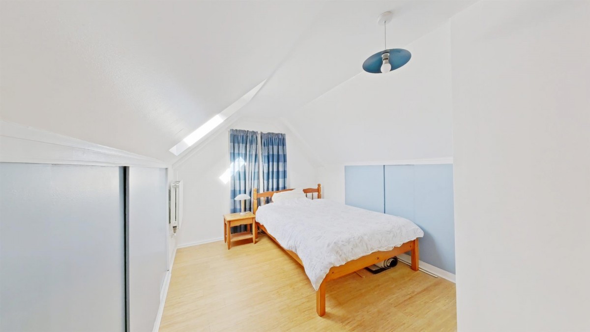 First Avenue, Gillingham