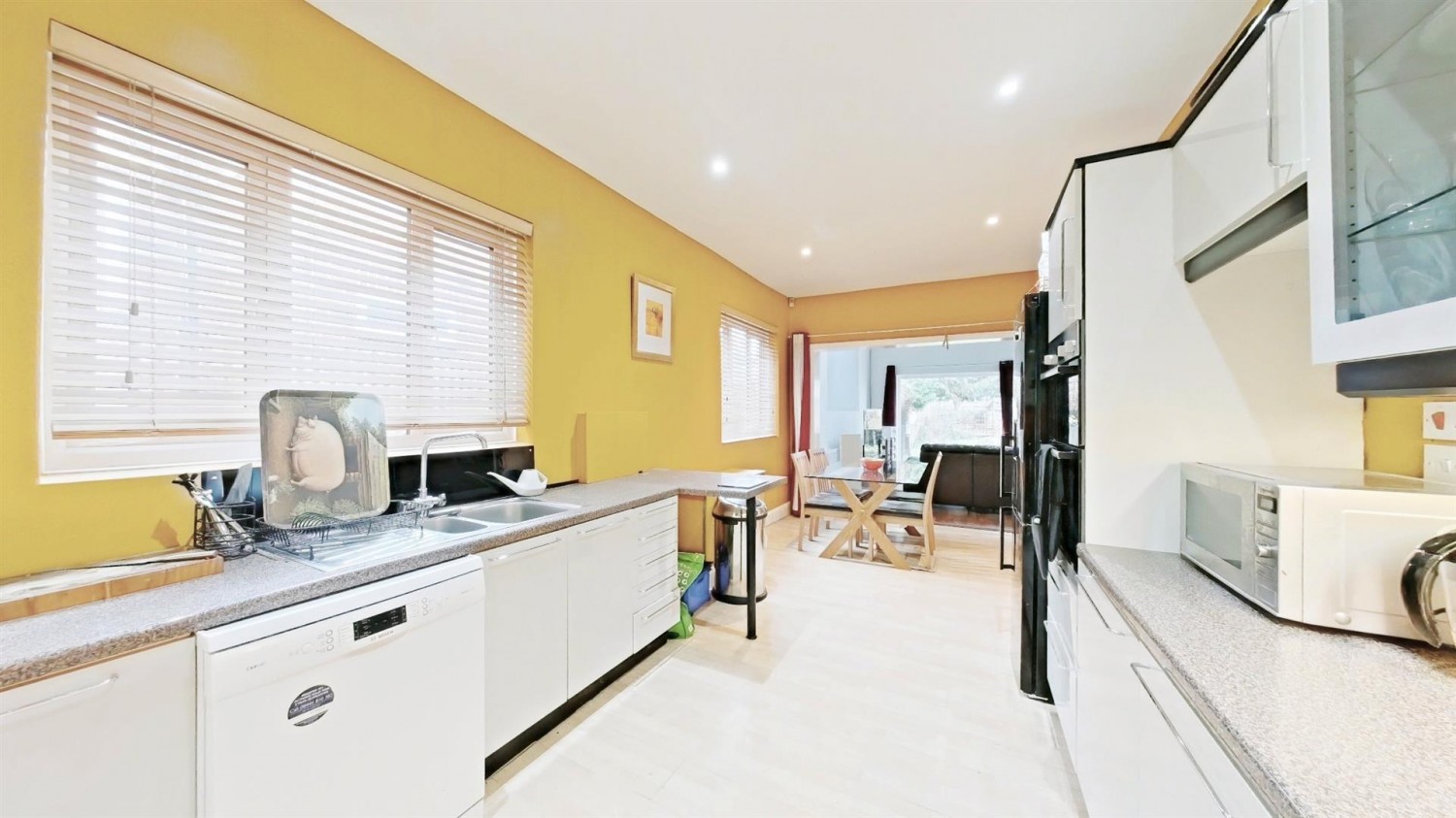 First Avenue, Gillingham