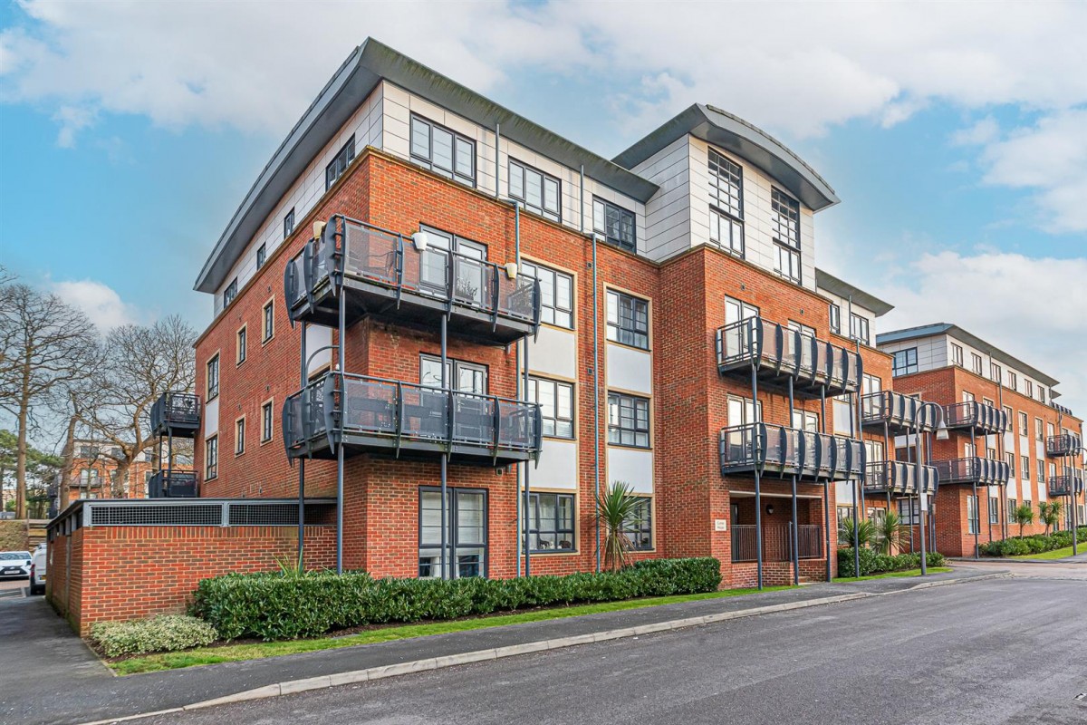 Comet House, Wallis Square, Farnborough