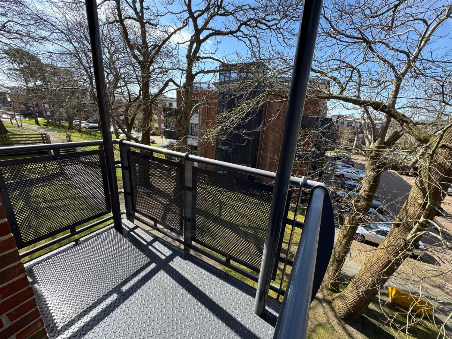 Wallis Square, Farnborough