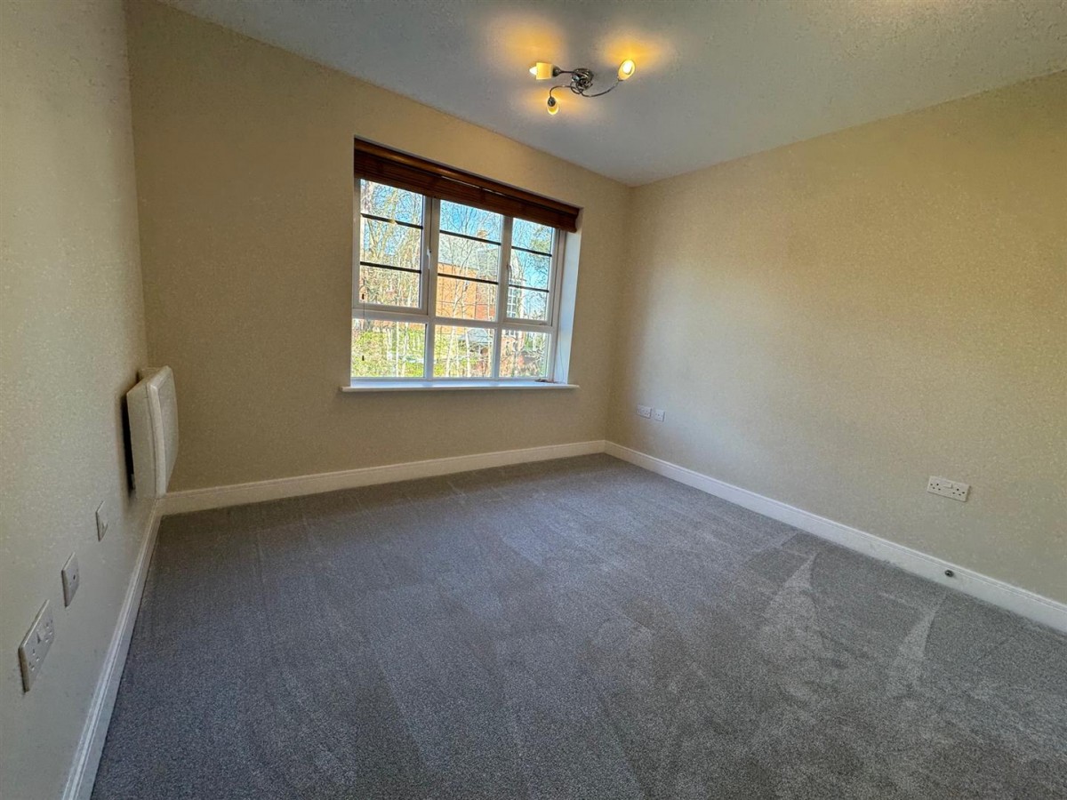 Wallis Square, Farnborough