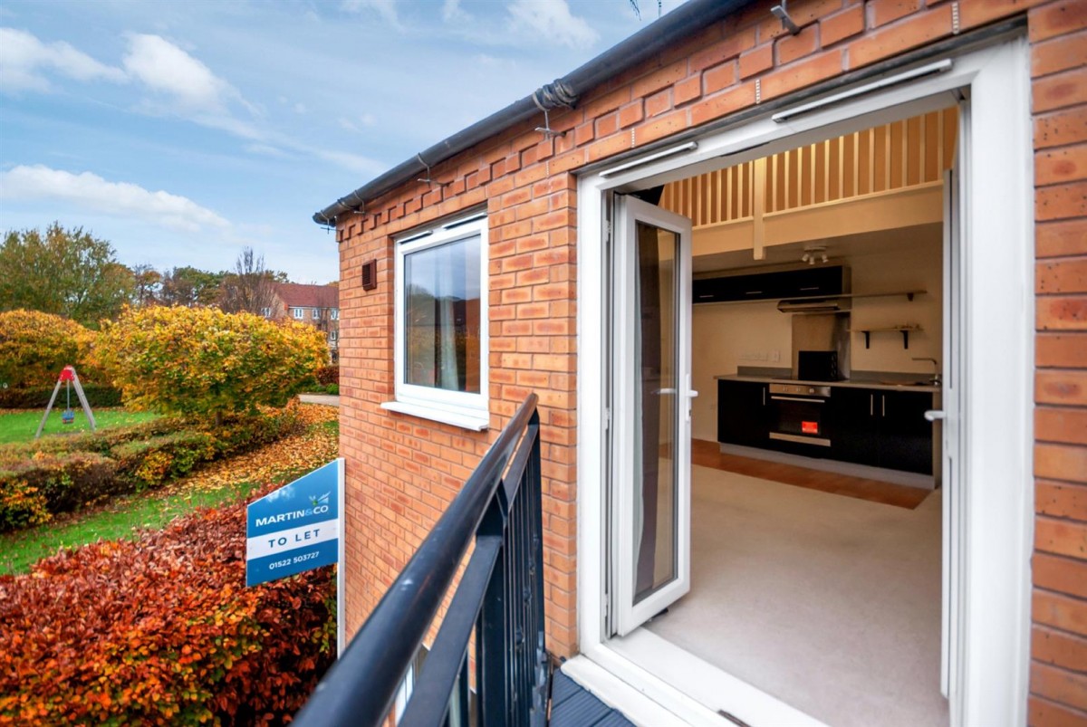 Blackbird Way, Witham St Hughs