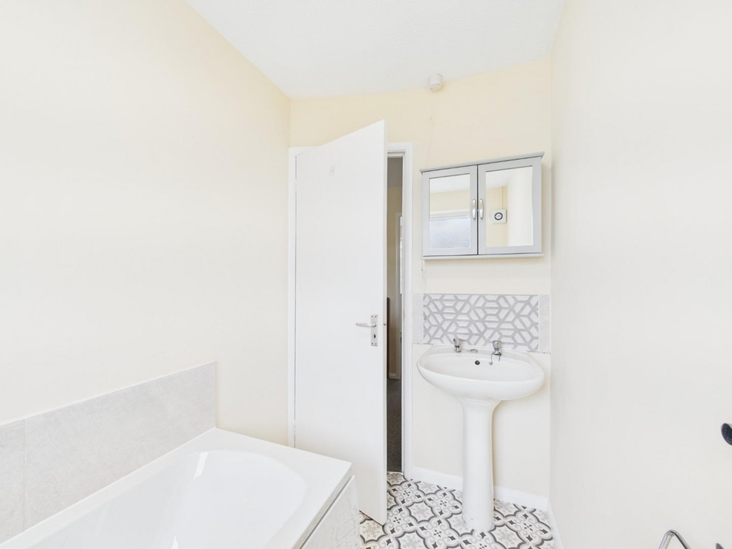 2 bedroom House for Letting Elsham Close, Lincoln