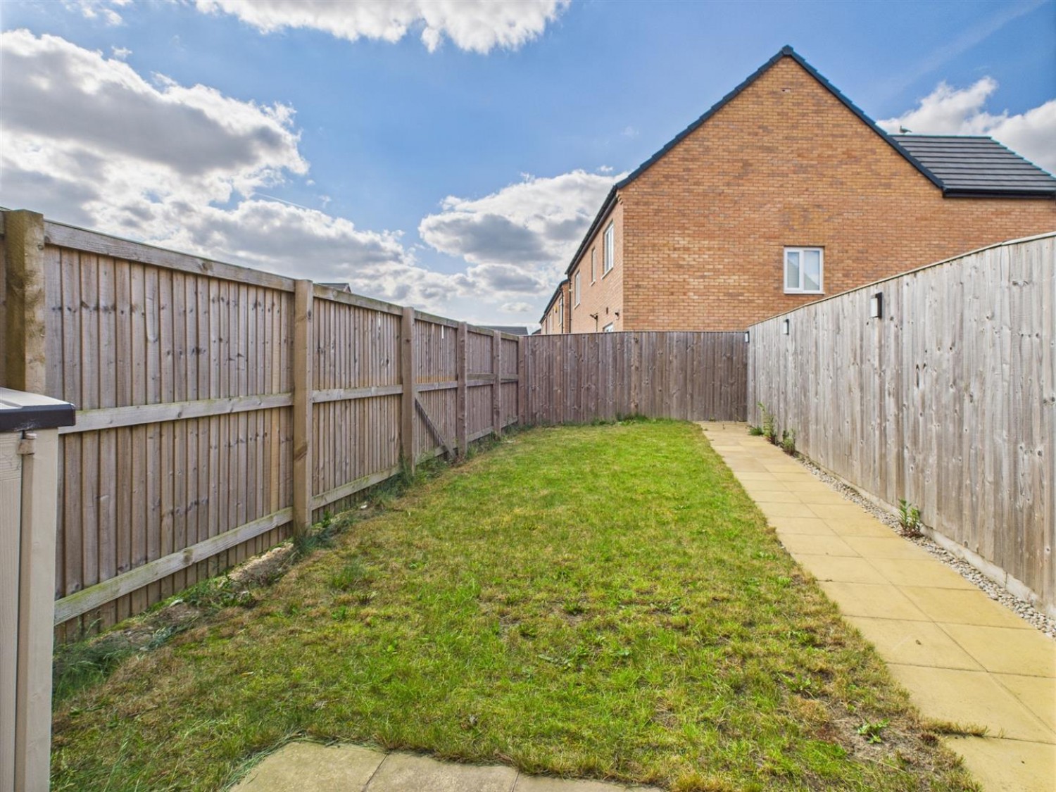 Dixon Mews, Featherstone