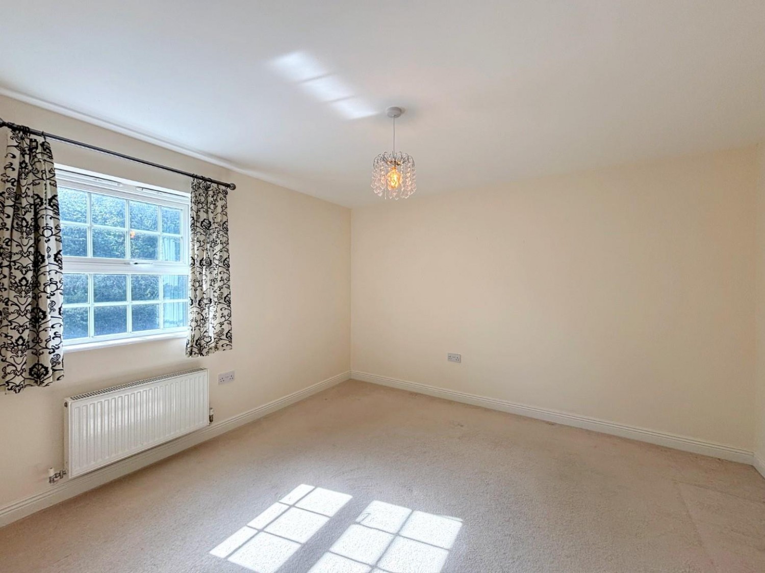 2 bedroom Flat for Letting Squirrell Chase, Witham St Hughes