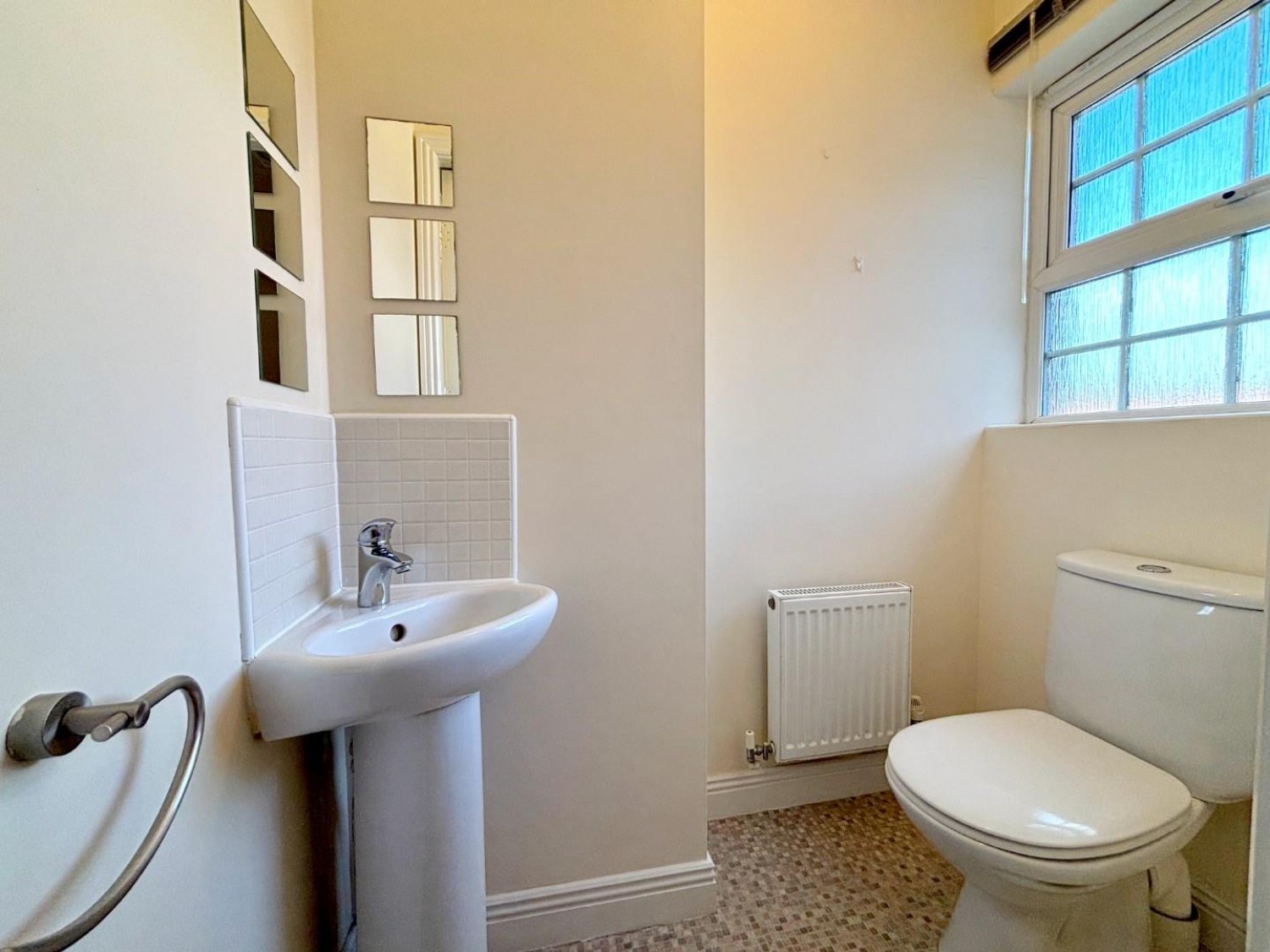 2 bedroom Flat for Letting Squirrell Chase, Witham St Hughes