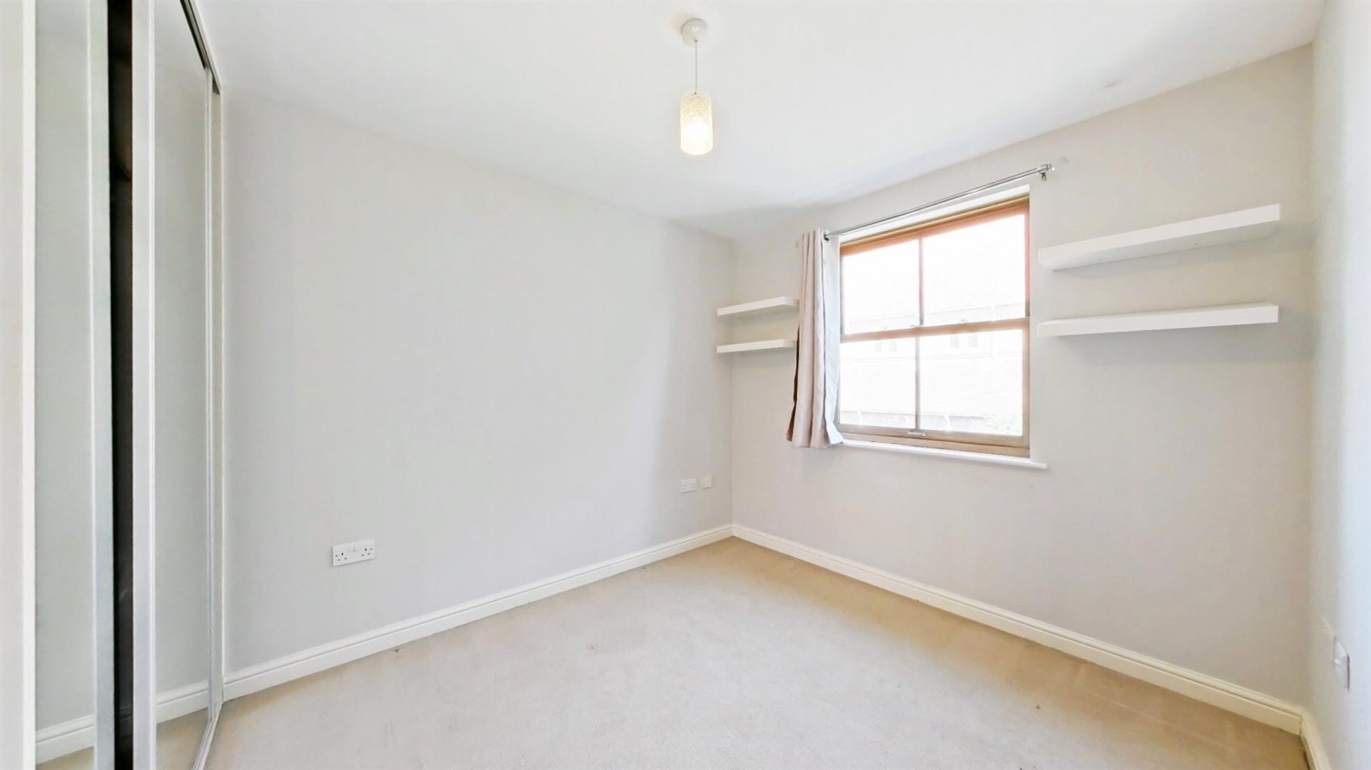 Coopers Court, Coopers Road