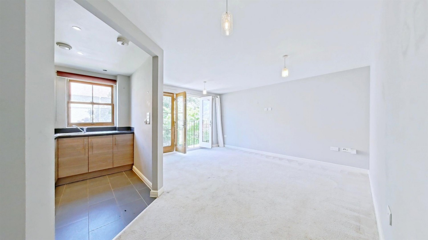 Coopers Court, Coopers Road