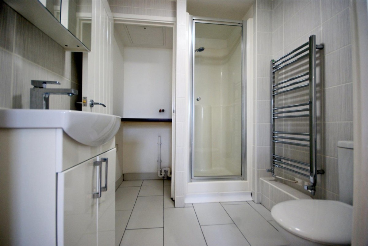 Carlton Boulevard, Lincoln