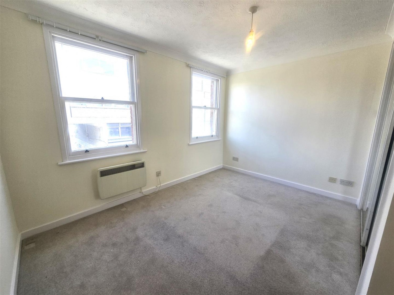 1 bedroom Flat for Letting Stratfield House, Birchett Road