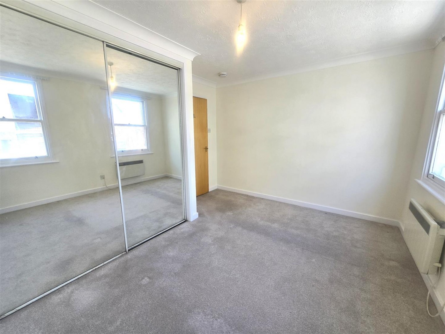 1 bedroom Flat for Letting Stratfield House, Birchett Road