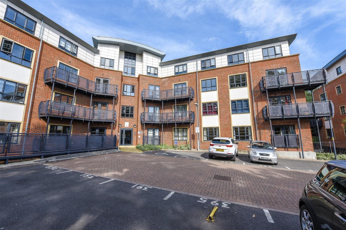 Lynx Court, Wallis Square, Farnborough