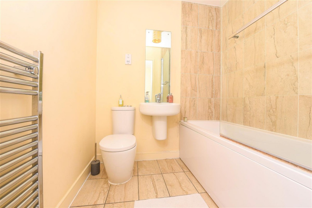 Lynx Court, Wallis Square, Farnborough