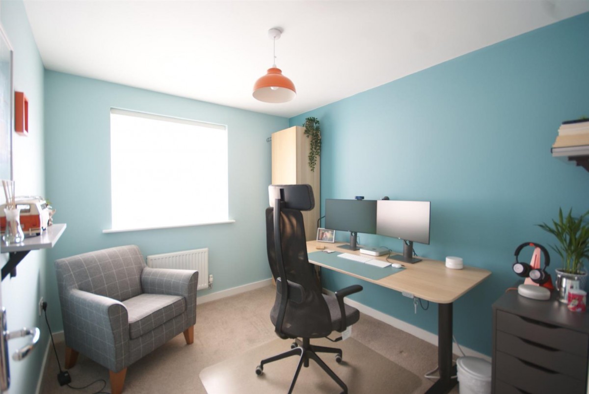 Thistle Way, Witham St. Hughs