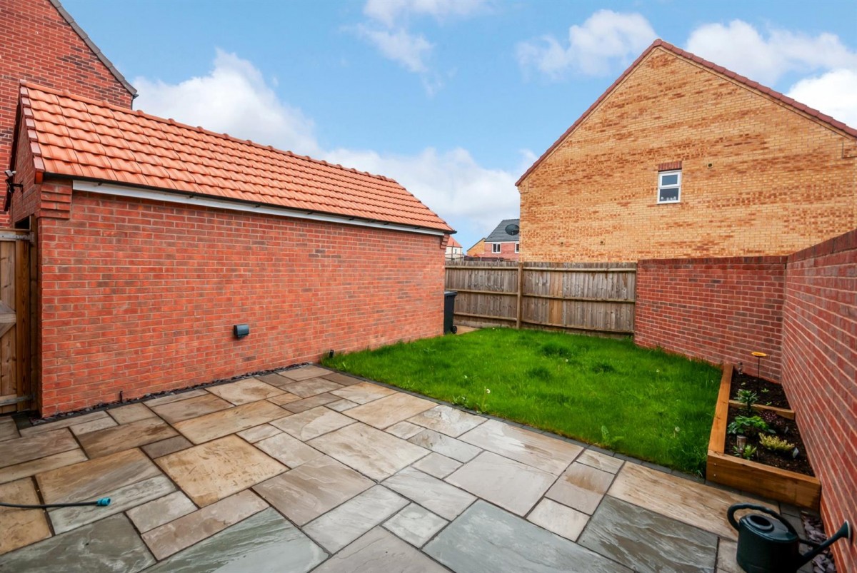 Thistle Way, Witham St. Hughs