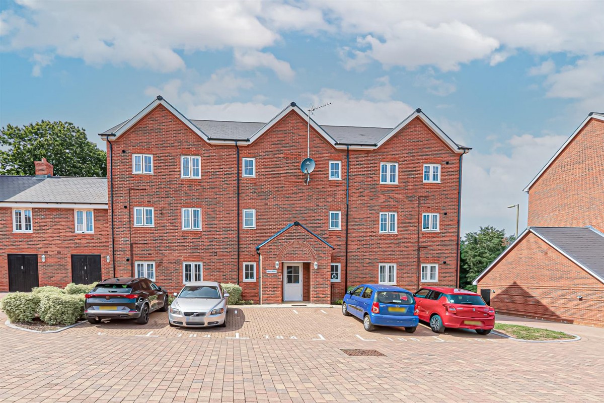 Masterson Close, Wellesley, Aldershot