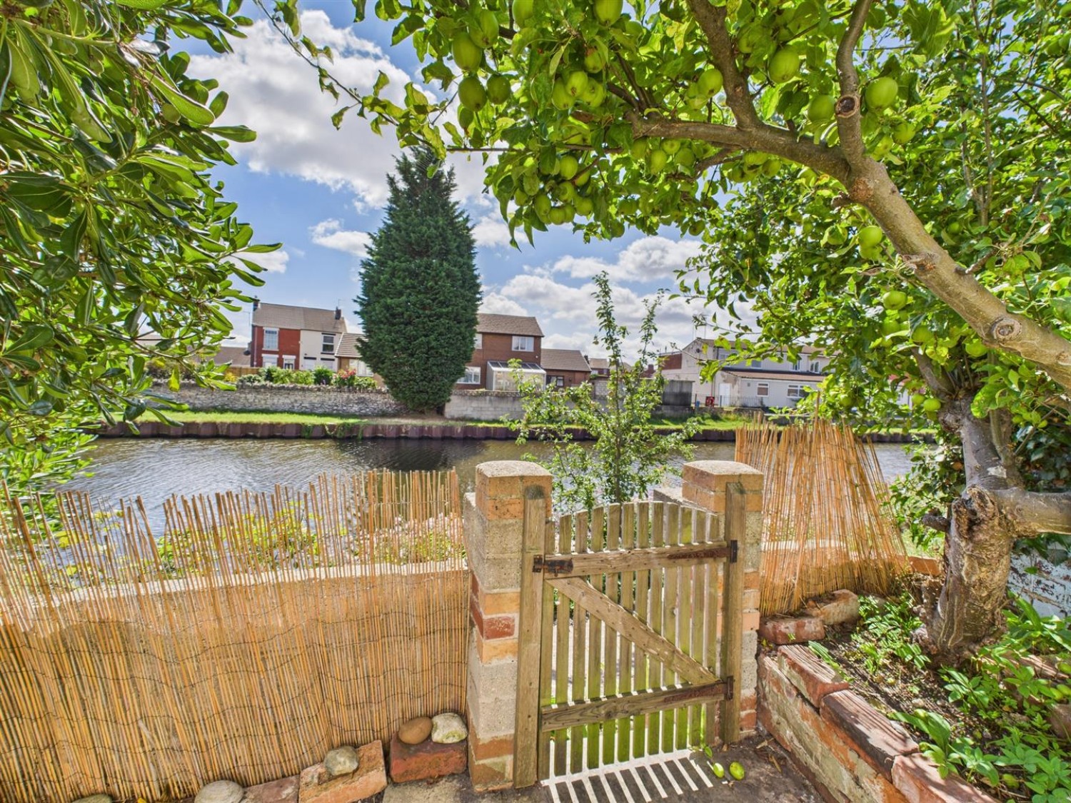 Sunny Bank, Knottingley