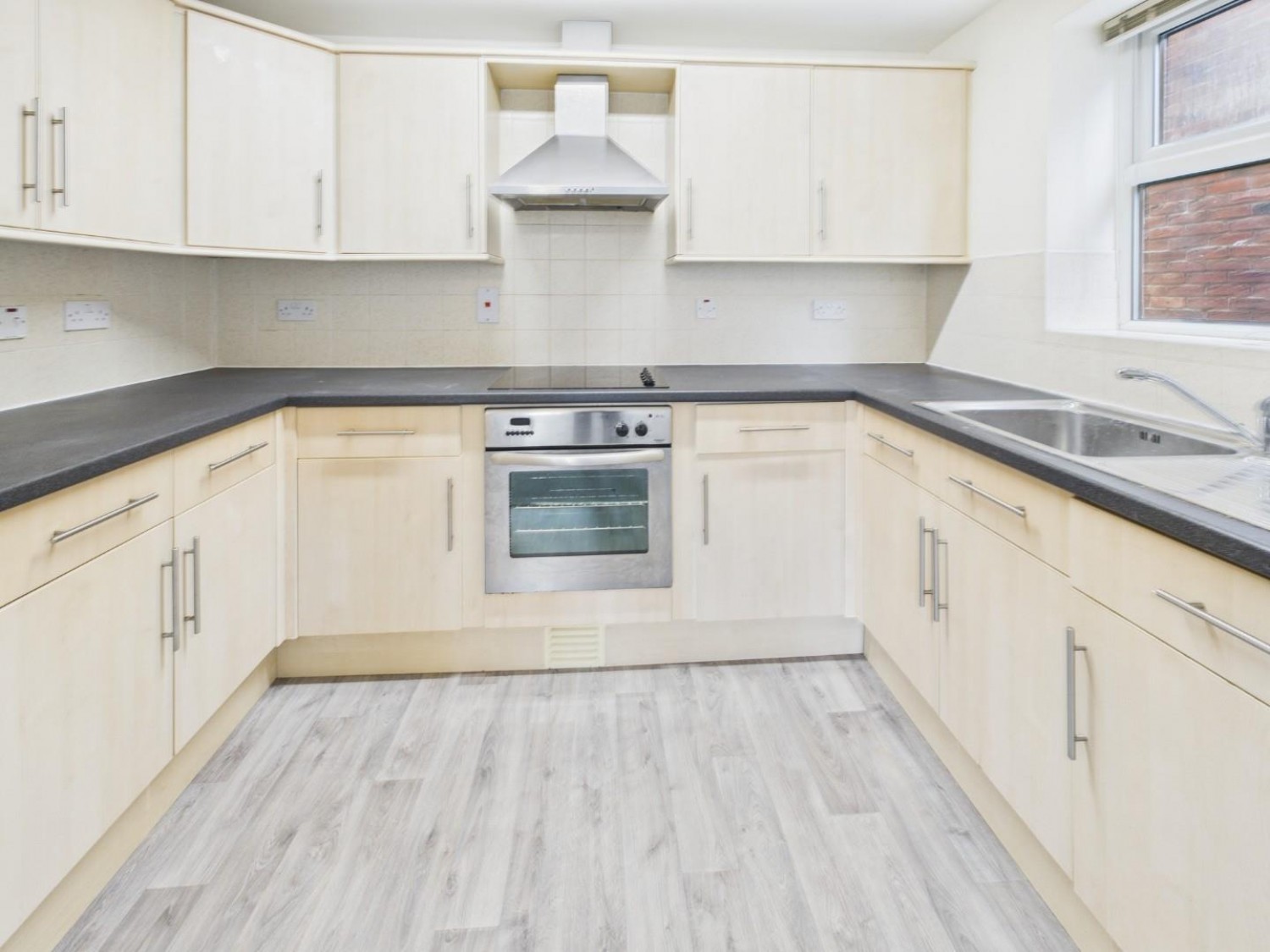 2 bedroom Flat for Letting Fairfax Street
