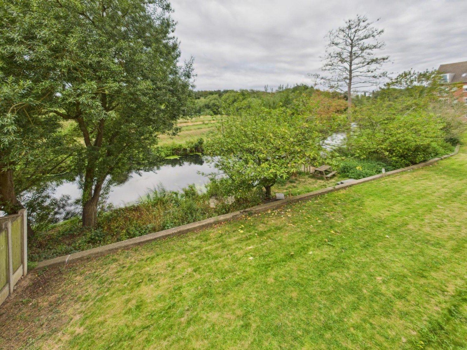 2 bedroom Flat for Letting Fairfax Street