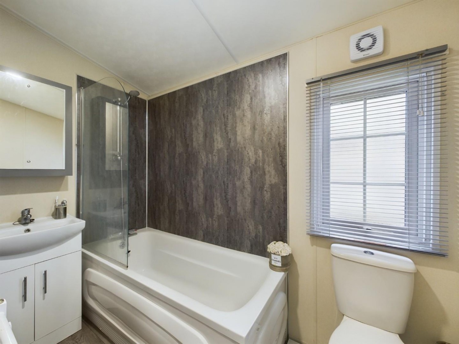 2 bedroom Park home for Sale Cathedral View, Newark Road, Lincoln