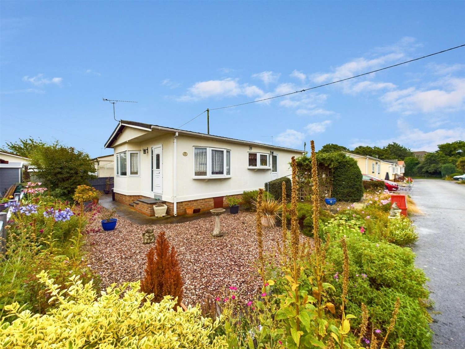 3 bedroom Park home for Sale Avondale, North Hykeham, Lincoln
