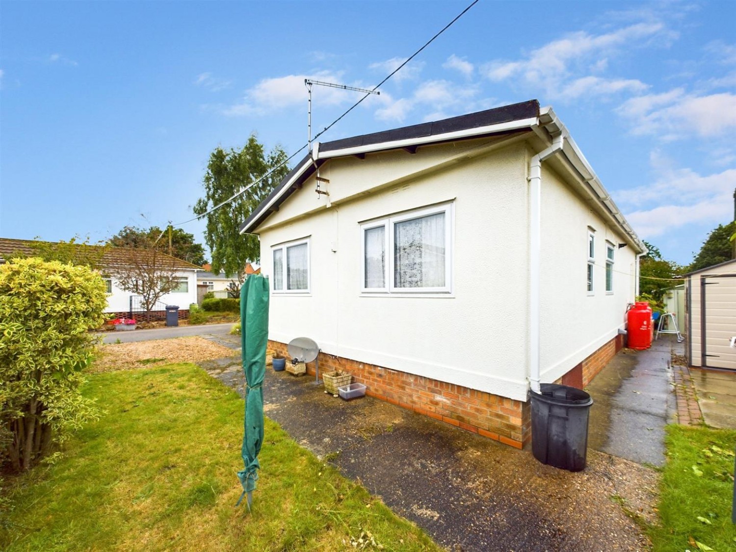 3 bedroom Park home for Sale Avondale, North Hykeham, Lincoln